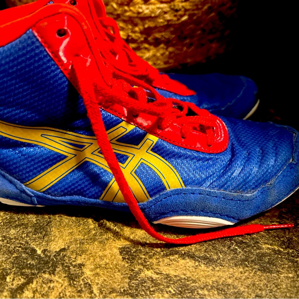 Shoes youth for wrestling 2.5 used
